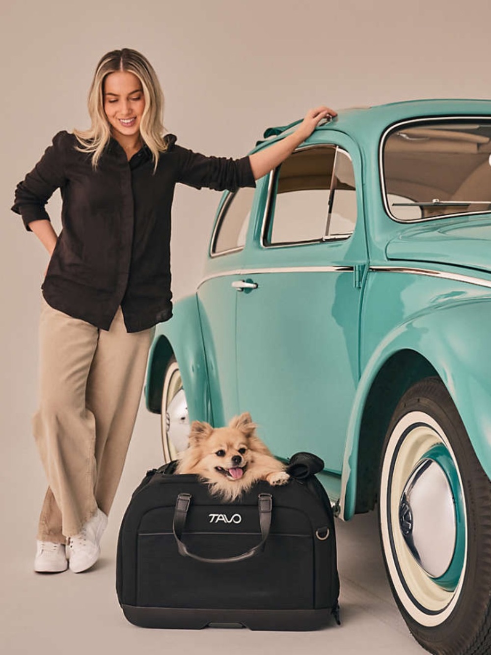 Tavo Pets Hendrick Pet Car Seat and Flexible Carrier in Tawny new open box $350